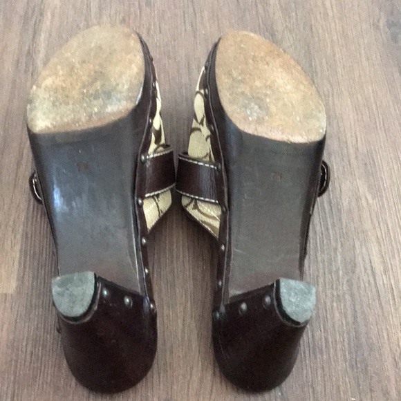Coach Shoes Size 7.5 B, heel 2.3/4 “ - Picture 4 of 8